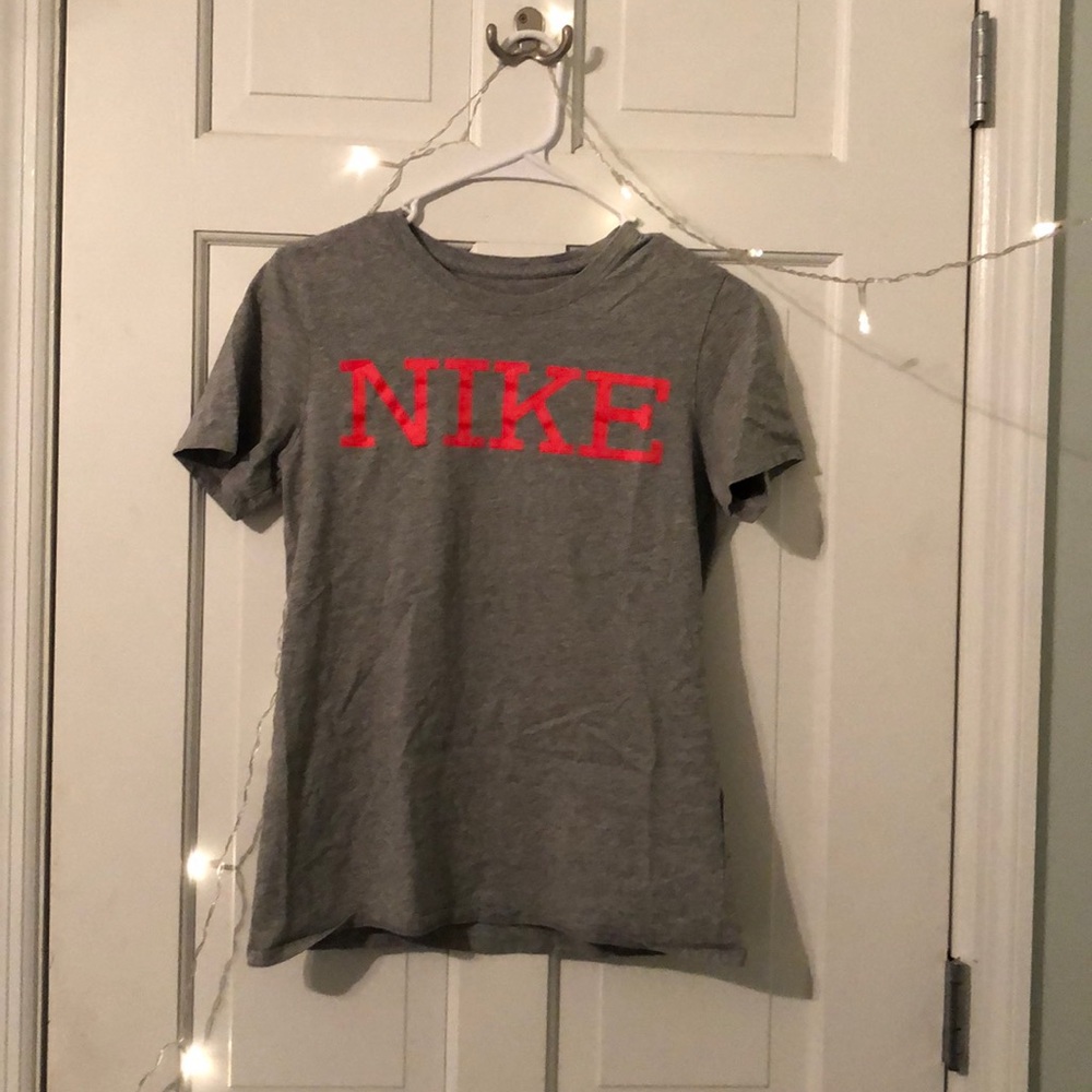 NIKE Grey T-shirt
